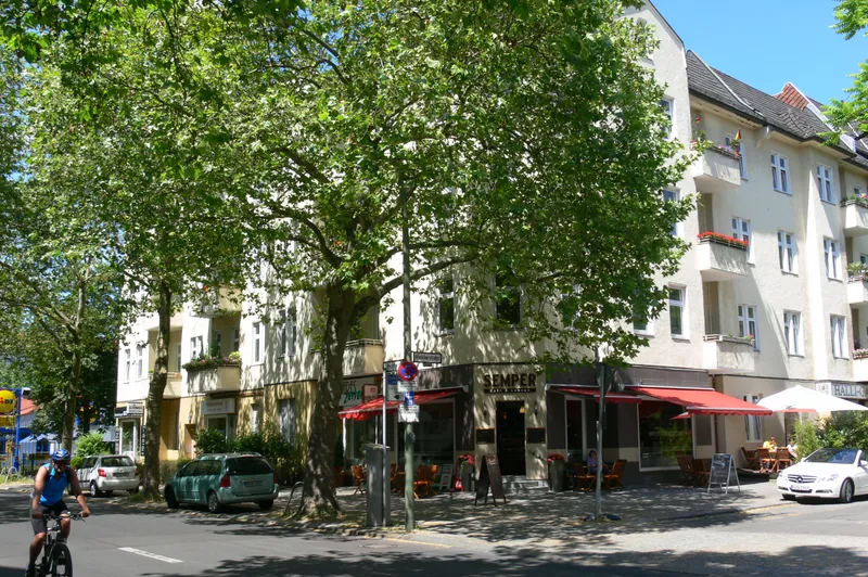 Besichtigung am 04.10.2026 um 11:30 Uhr, 3-Zimmer-Wohnung, gepflegter Altbau, Nähe Schloßstraße — photo 1